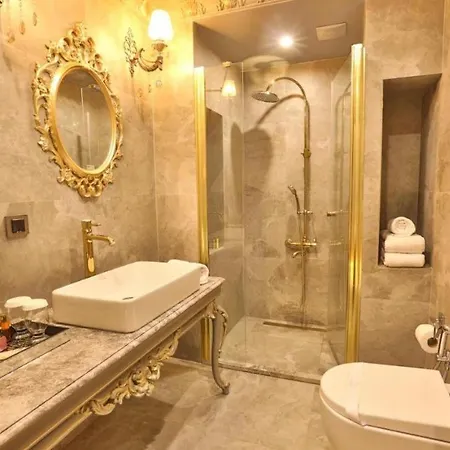 Hotel Real King 4*