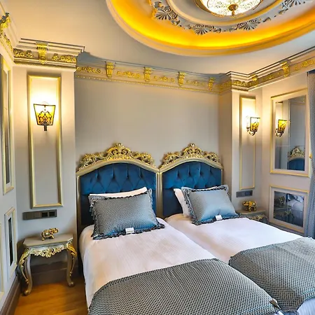 Real King Hotel 4*
