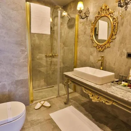 Real King Hotel