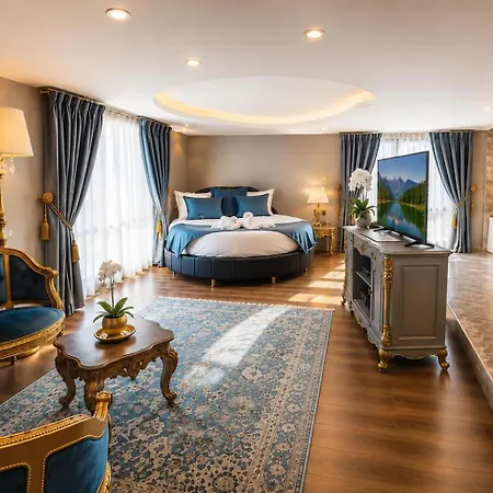 Real King Hotel 4*