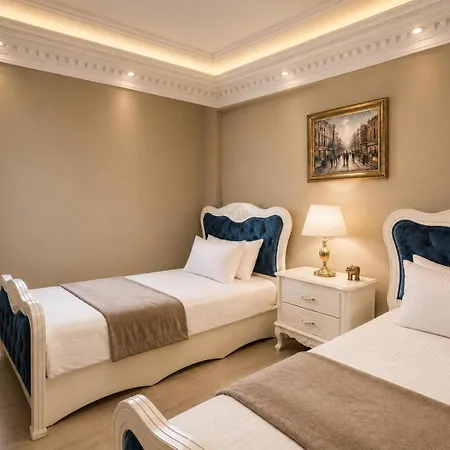 Real King Hotel