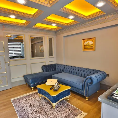 Real King Hotel
