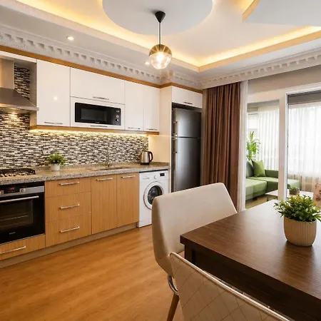 Real King Hotel